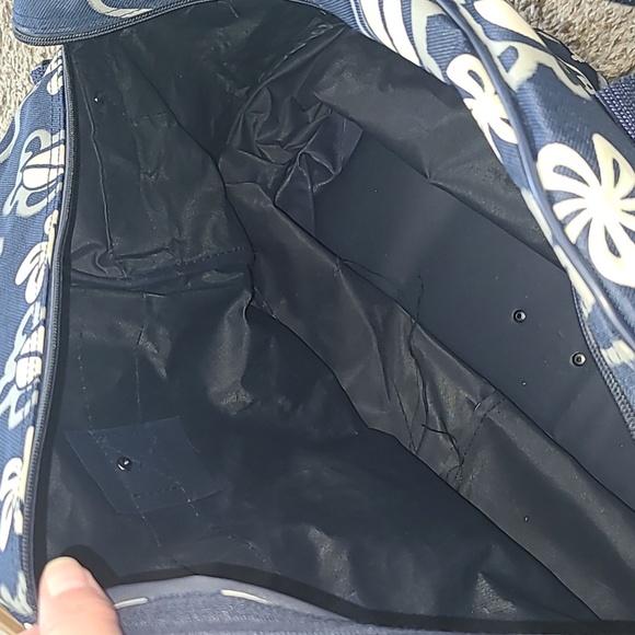 Hawaii Rolling Extendable Travel Bag - Picture 8 of 11